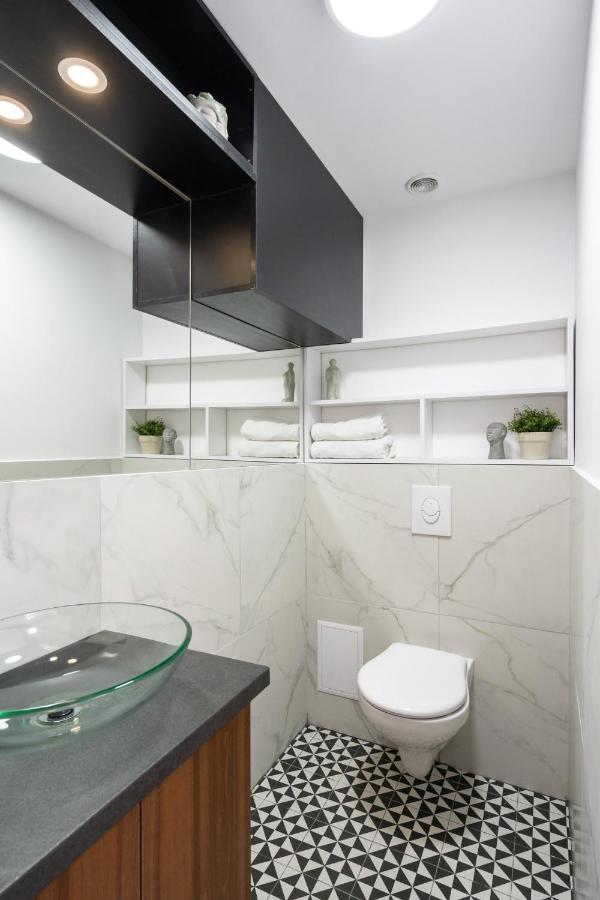 Elegant Two Bedrooms Apartment Bukarest Exterior foto